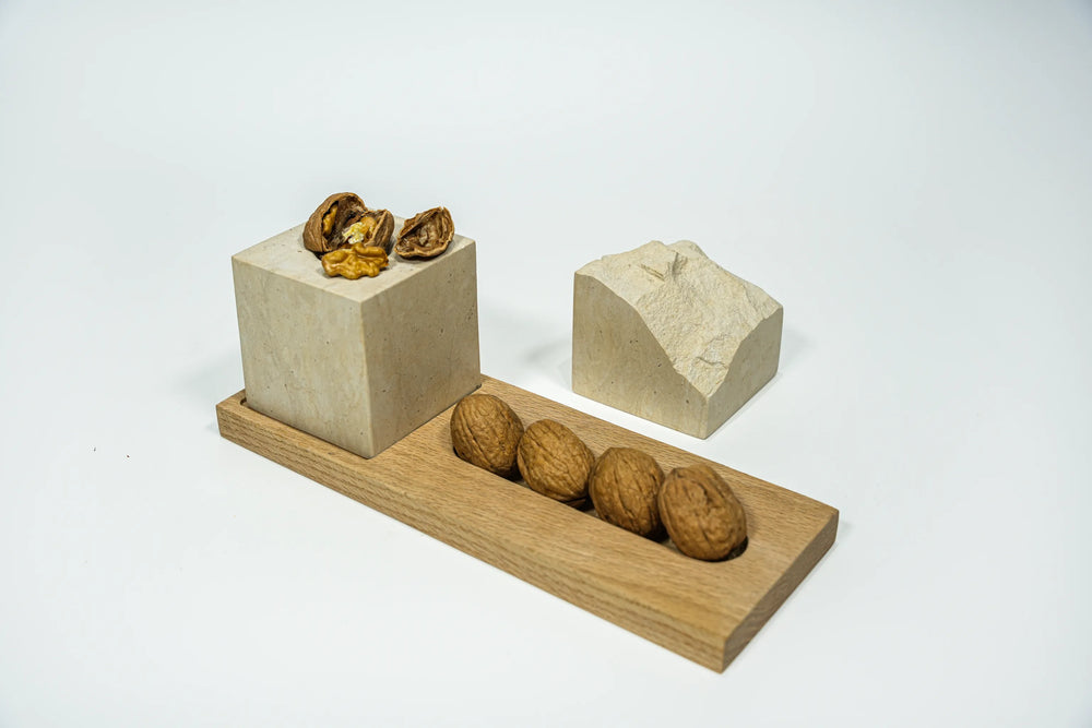 NutCracker 28 x 10 x 18 cm
