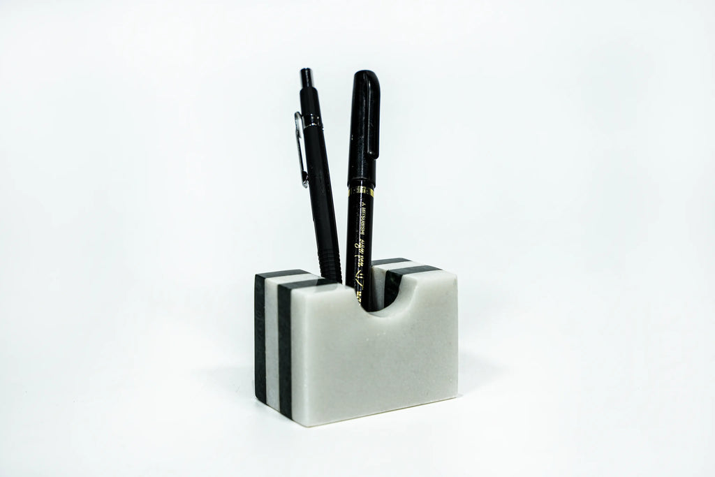 Point: Pen holder 6.5 x 4 x 5cm