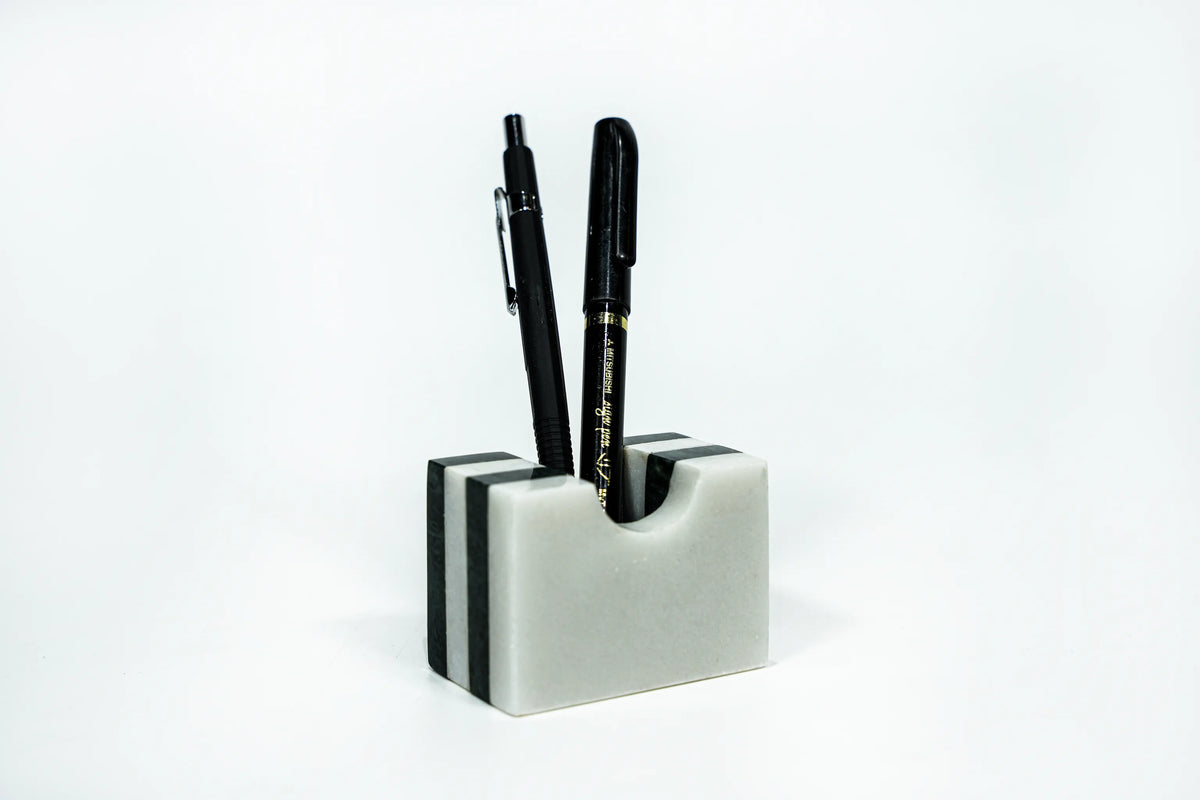 Point: Pen holder 6.5 x 4 x 5cm