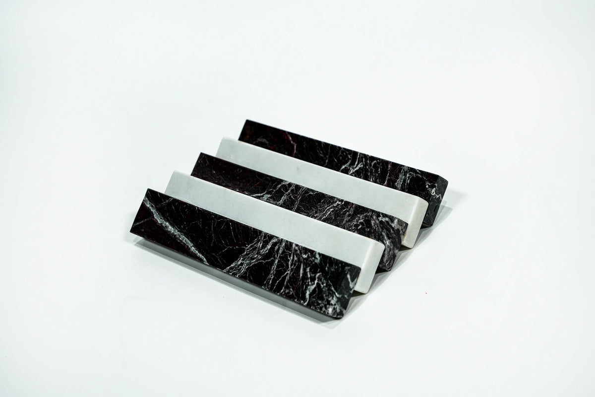 Interval  18 x 15 x 4 cm