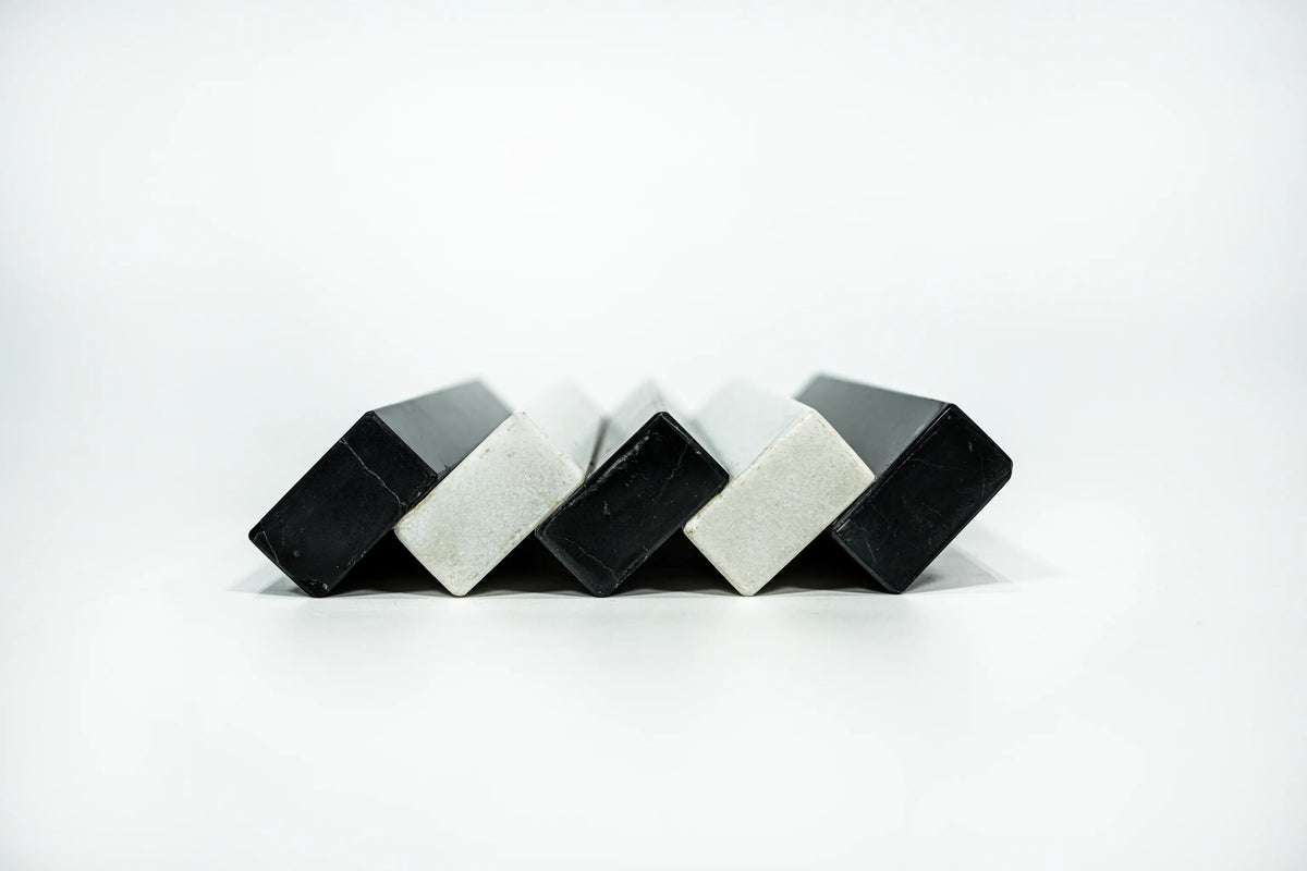 Interval  18 x 15 x 4 cm