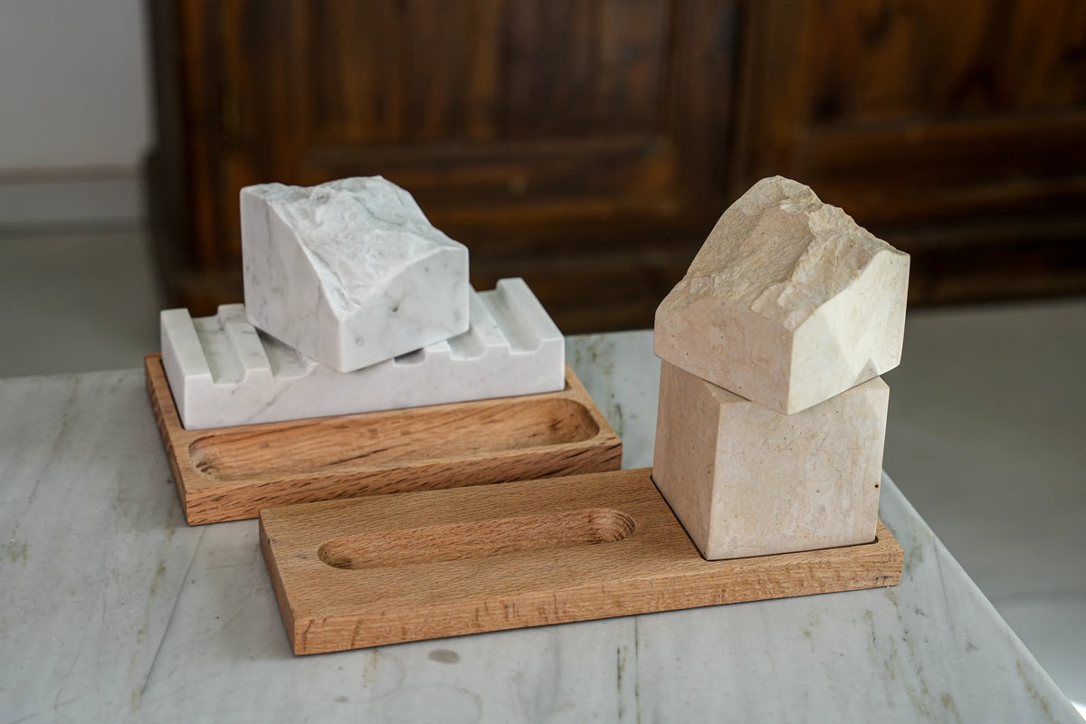 PineNut Cracker 28 x 18 x 10 cm